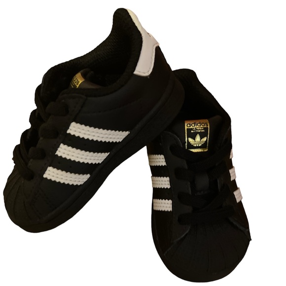 Adidas Superstar - Picture 1 of 2